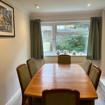 One Queens Gardens, Sea View Apartment, Eastbourne. Buitenkant foto