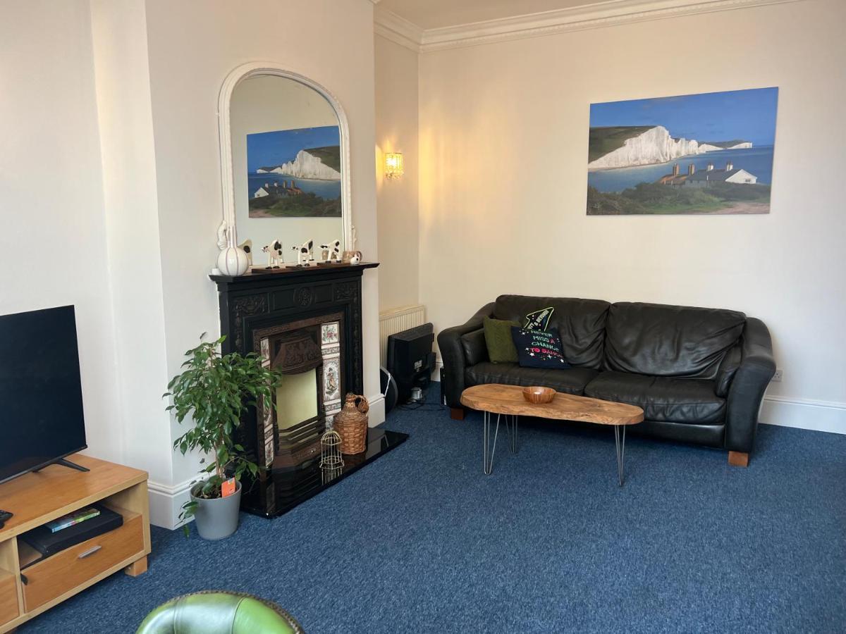 One Queens Gardens, Sea View Apartment, Eastbourne. *